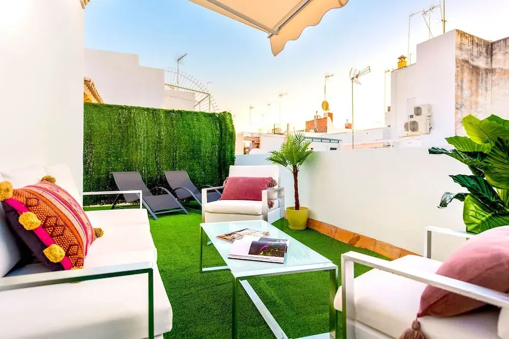 Private Terrace 5 min Walk to Cathedral 2Bd Apartment Galera II