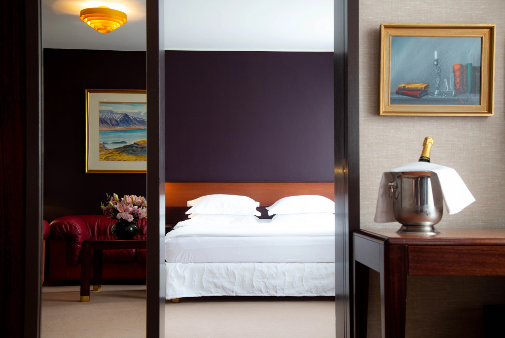 Отель Holt - The Art Hotel