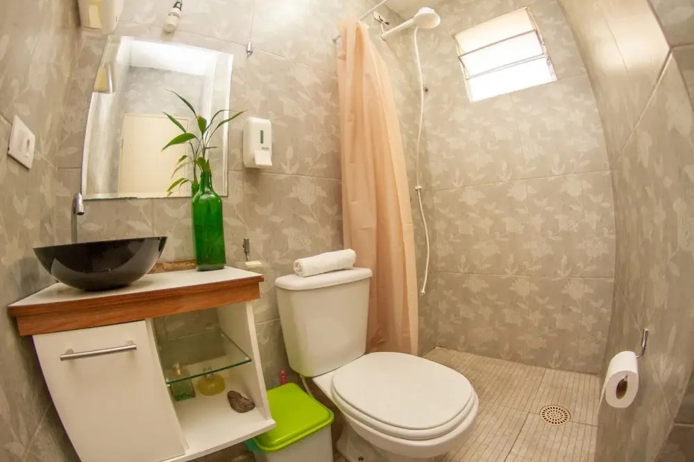 OBA 16 - QUARTO PRIVATIVO no BAIRRO DA LIBERDADE