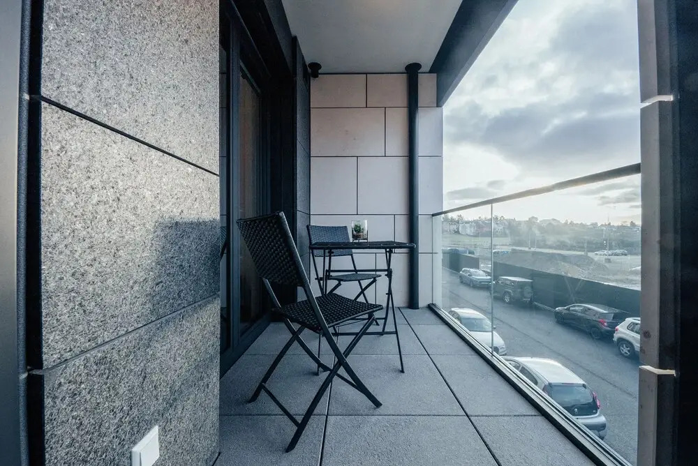 Bright Chic 1BR Apt w Balc & Prkg