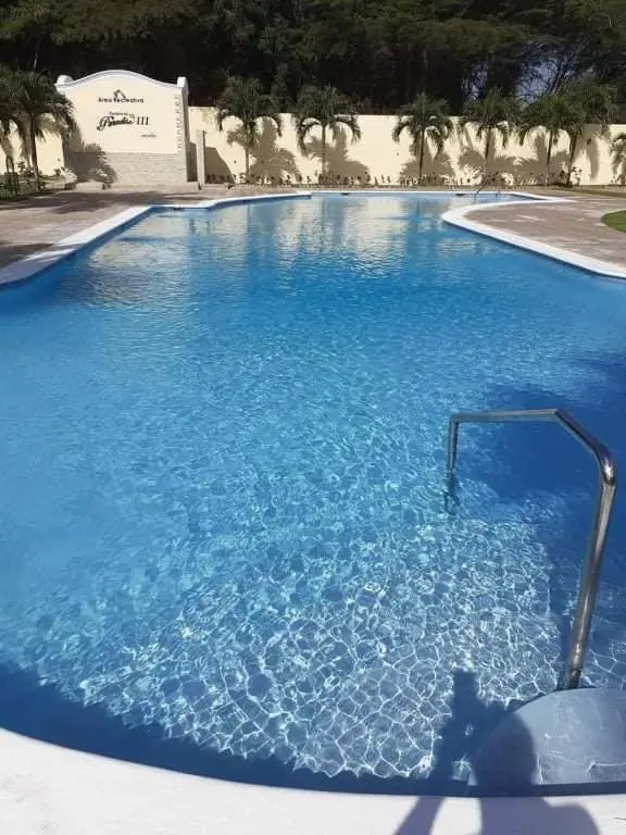 Paradise 111 J 4