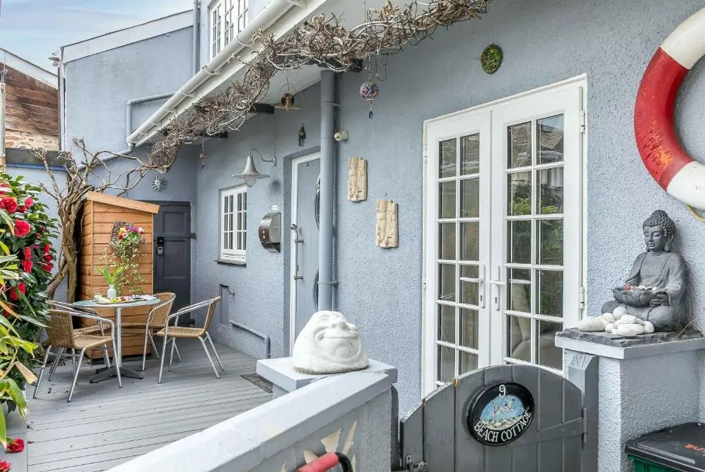Beach Cottage - Nautical-themed Cottage in Central Totnes