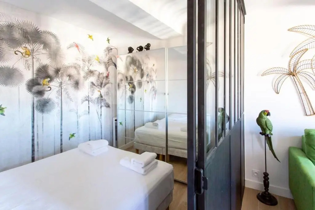 Furnished air-conditioned studio classified 2 stars near the beach&old port