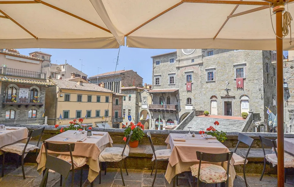 Beautiful Home in Cortona With 3 Bedrooms and Wifi