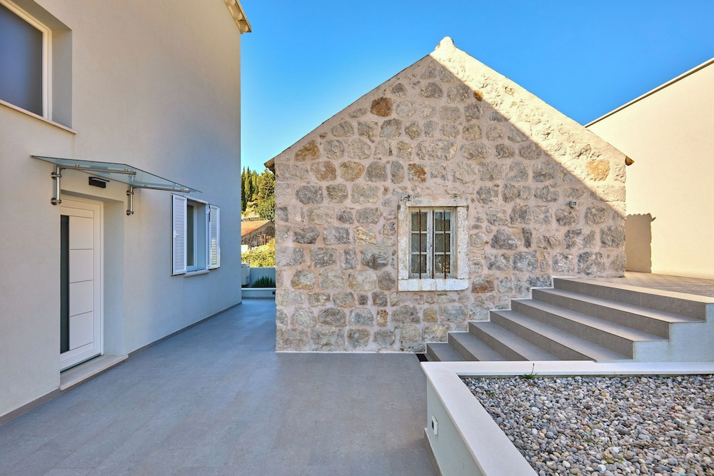 Hedera Estate, Villa Hedera VIII