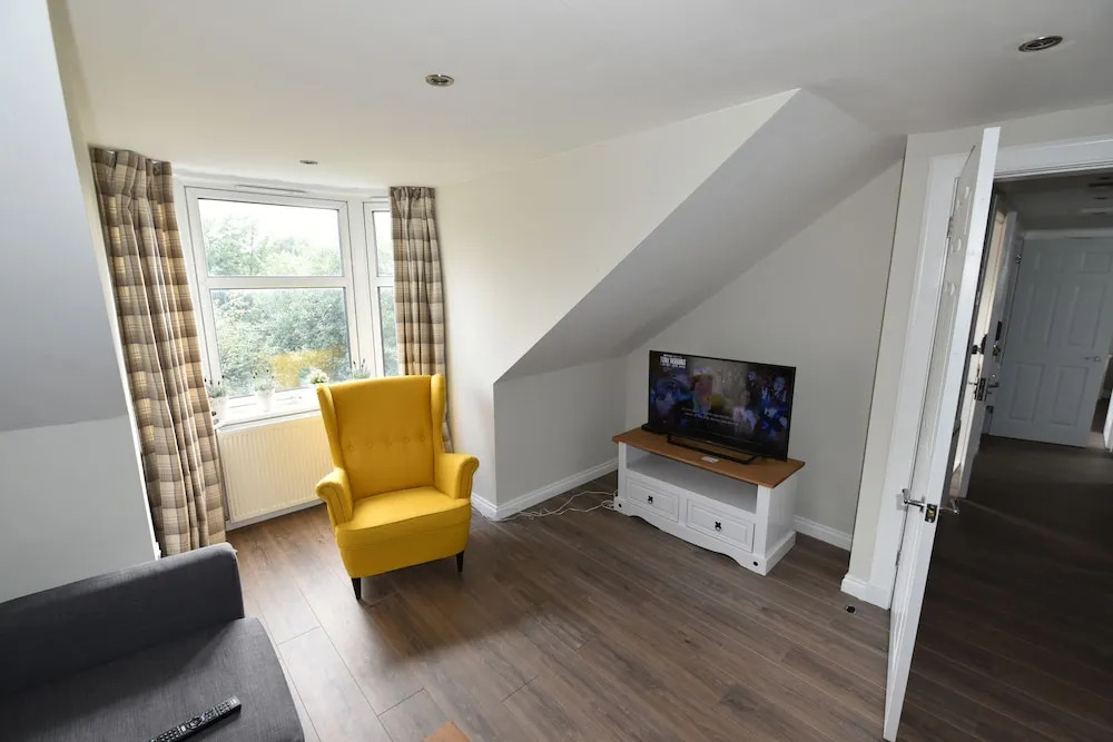 First - Seagate House Apartment