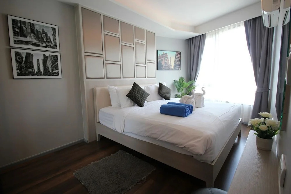 Ideal 1 Bed Apartment at Surin Beach