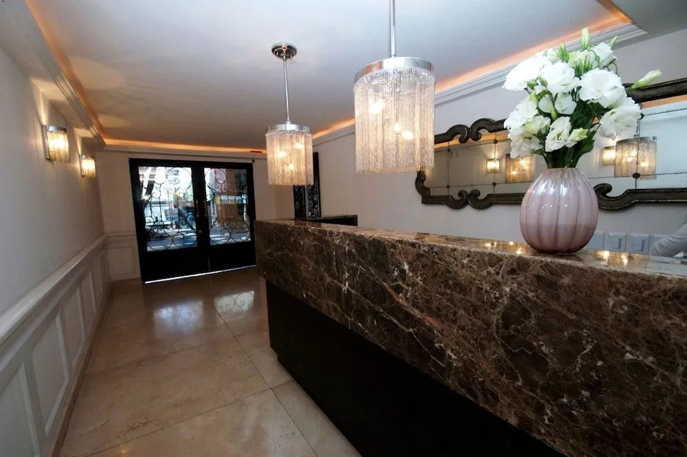 SUITES LONDRES 212