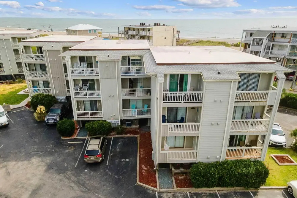 Bright Carolina Beach Condo - Walk to Shore!