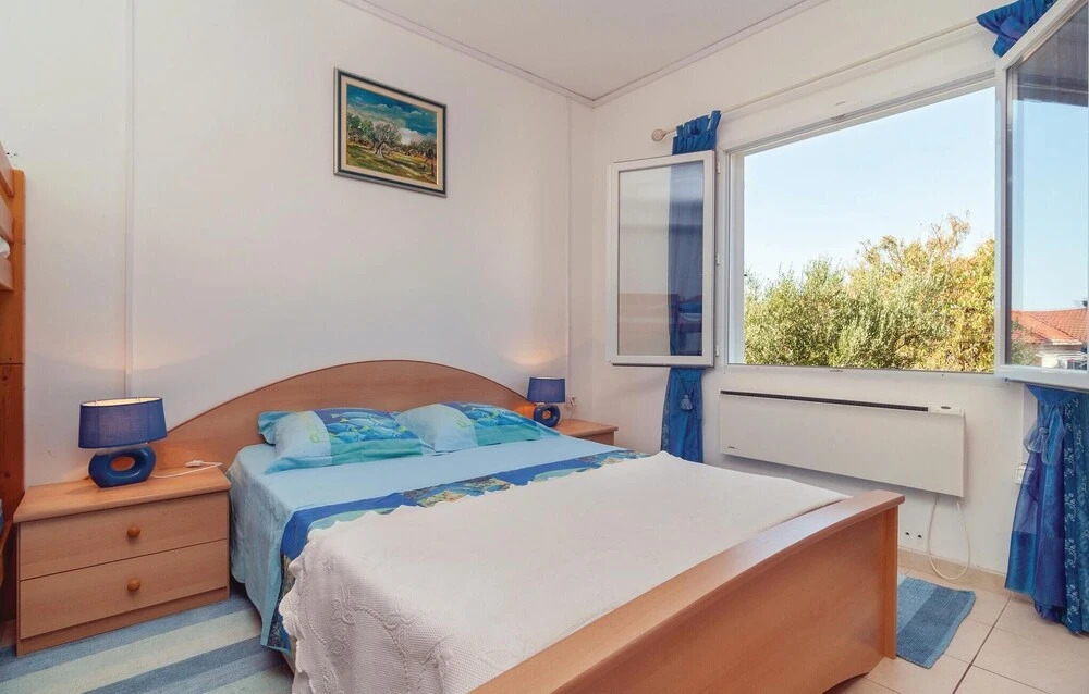 Awesome Apartment in Supetar With 2 Bedrooms and Wifi