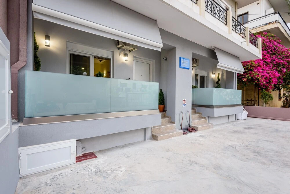 Giannas apartment 'SUPERB SPOT'
