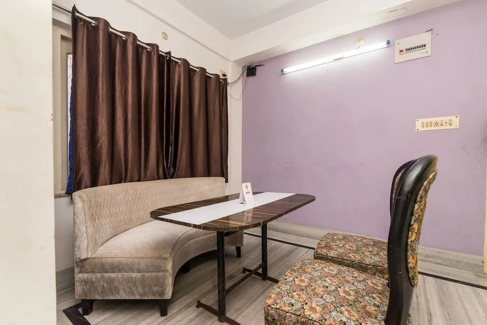 OYO 10919 Amar Raj Rooms