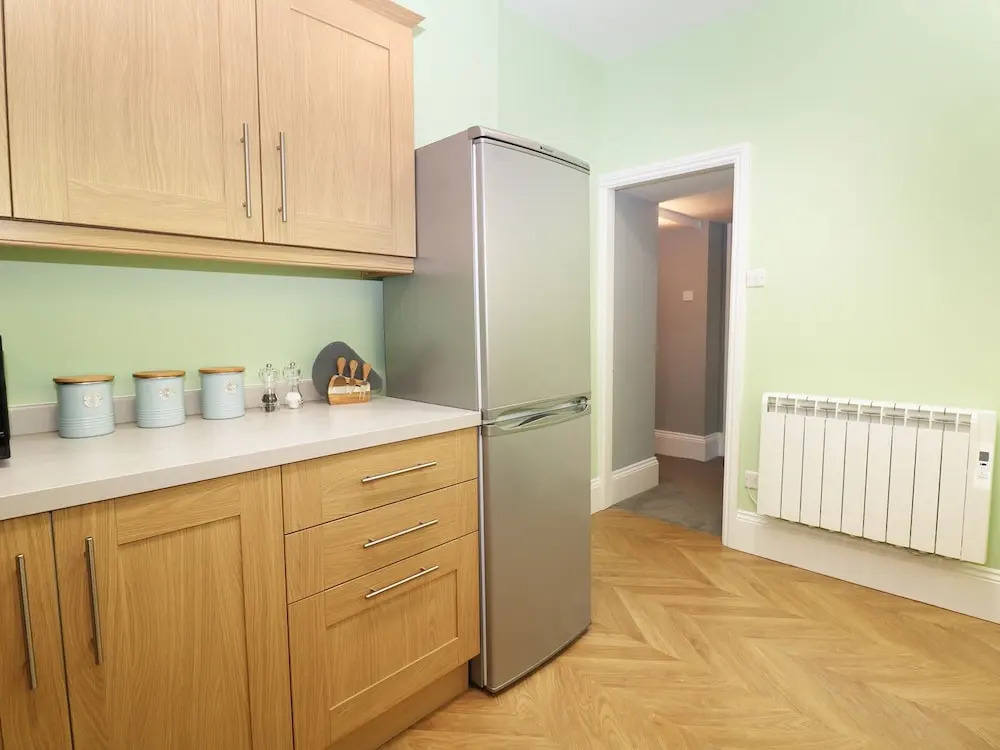 2 Regency House