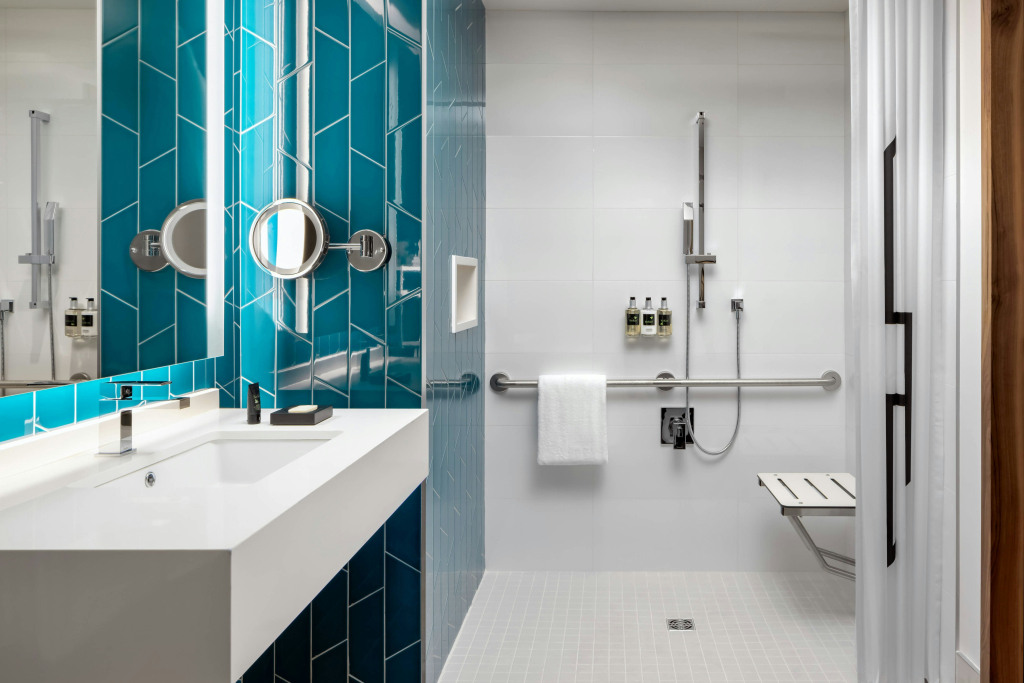 Humaniti Hotel Montreal, Autograph Collection