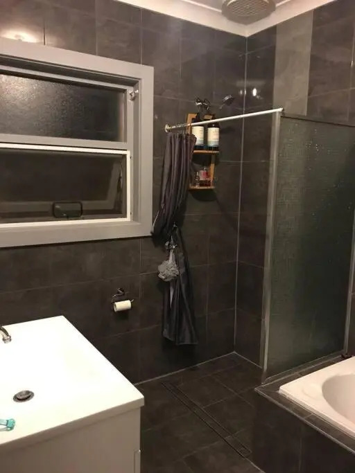 Modern comfort, central 2 bedroom apartment