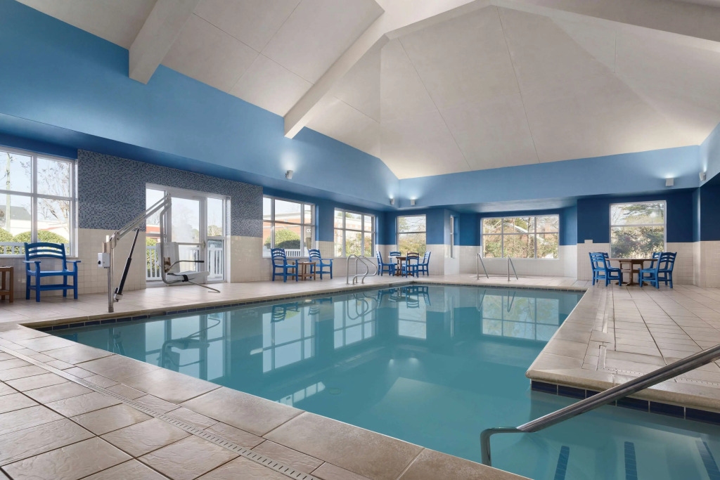 Country Inn & Suites Williamsburg