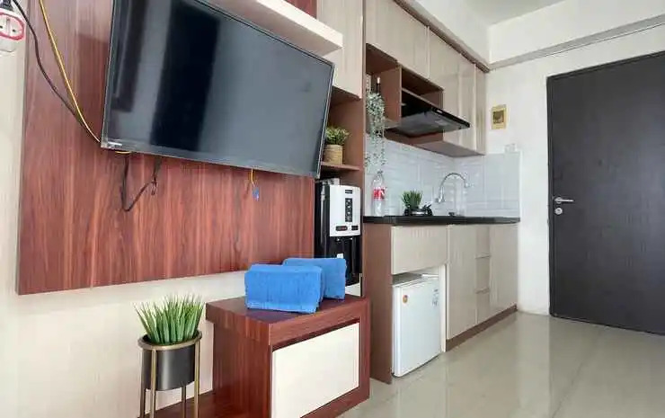 Comfy Studio Apartment at Grand Asia Afrika By Travelio
