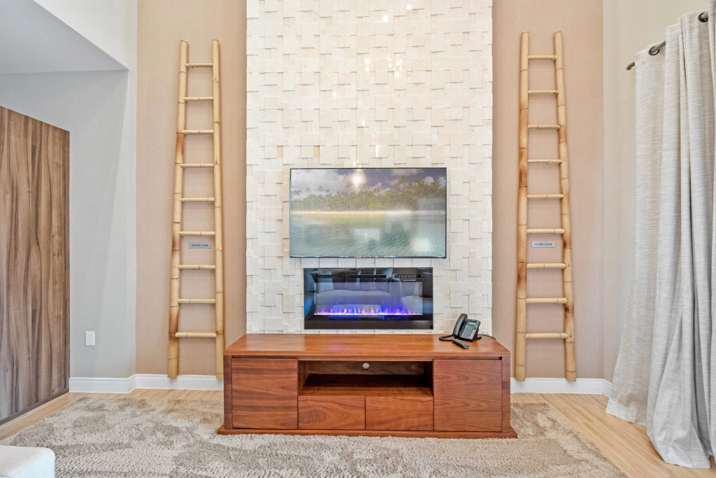 4 Bedrooms 45 Bathrooms Magic Village 7466 Bd