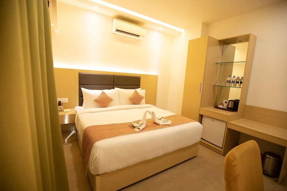 Tripli Hotels Shourya Residency