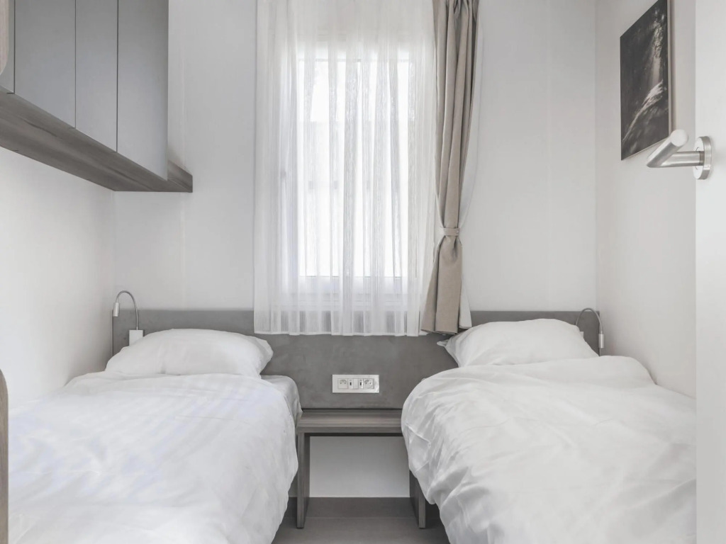 Modern chalet with air conditioning, in a holiday park, in a natural environment