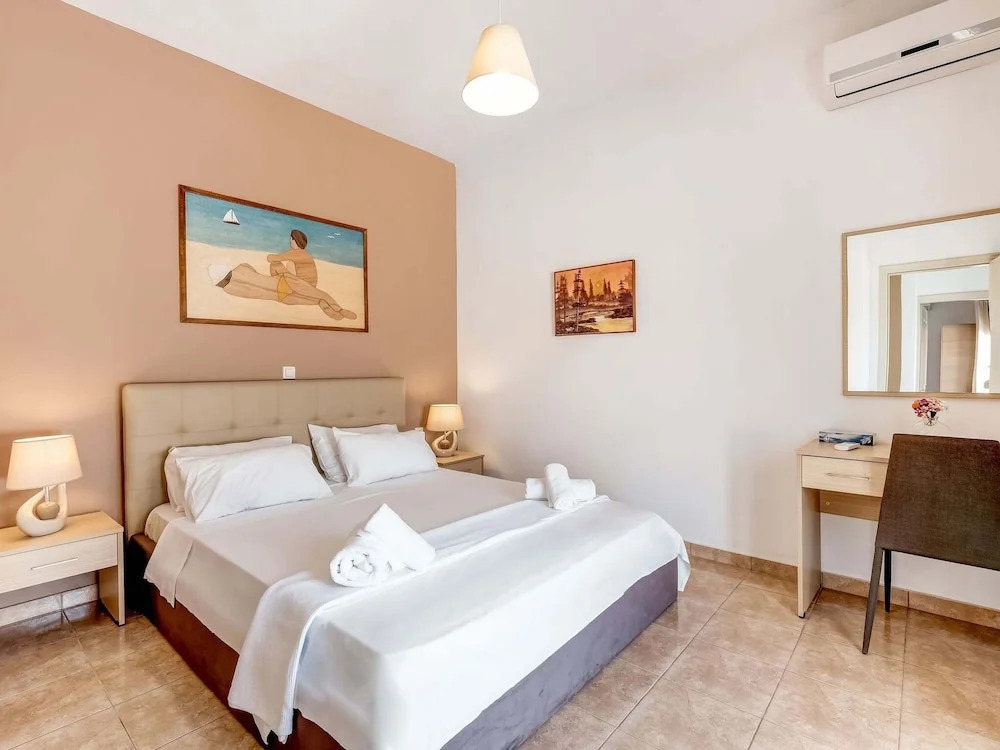 Villa in Kalamitsi near White Mountains