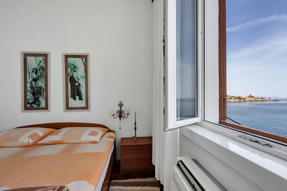 Beach rooms Riviera - Žuta Kuća