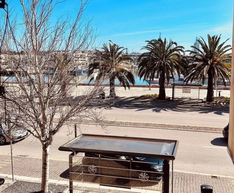 Lagos Marina and Promenade View Apartment Central
