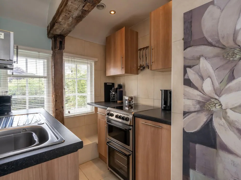 Cowdray Lodge B&B rooms
