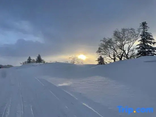 Xiangye · Qitinxue The Beauty of The East Snow View Homestay (Snow Town Scenic Area)