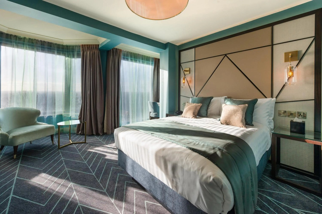 Seven Hotel