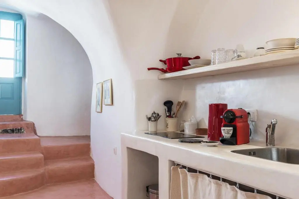 Santorinio Yellow House