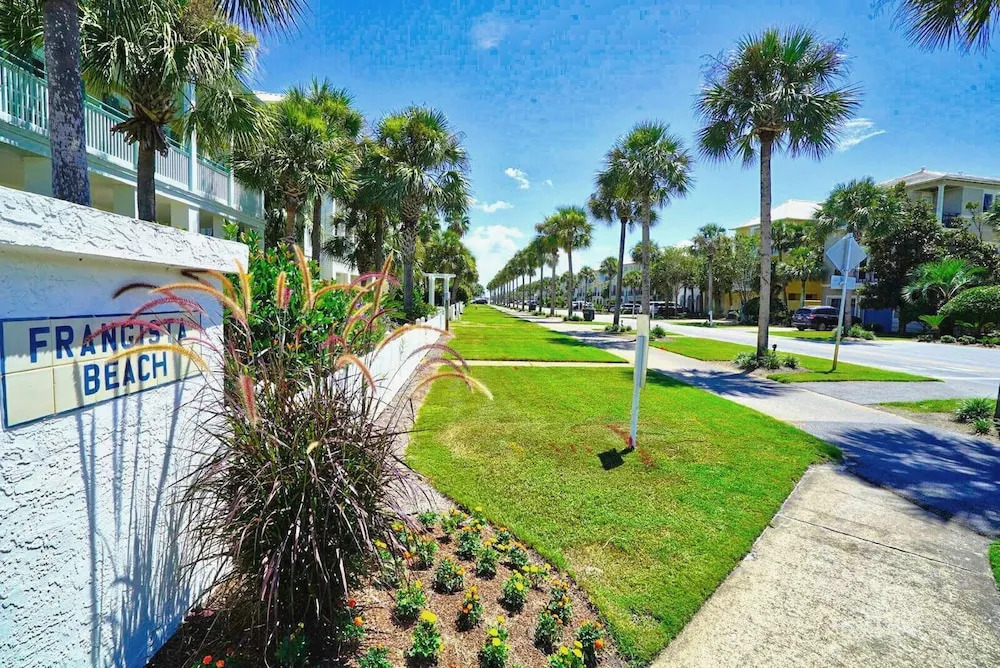 The Coastline Inn