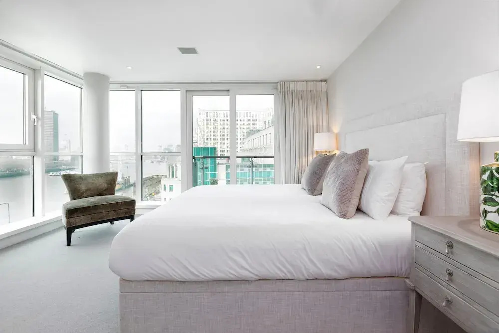 The English Rose Luxury 3 bed With Private Terrace - by Out of Office Lifestyle