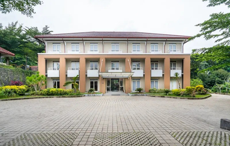 Pelangi Hotel at Artotel Pelangi Park