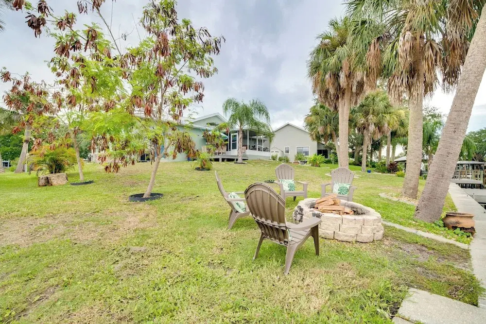 Canal-front Relaxation: Crystal River Home w/ Dock