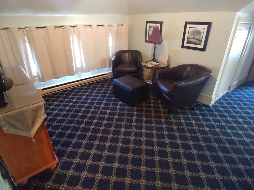 Goldsmiths Riverfront Inn