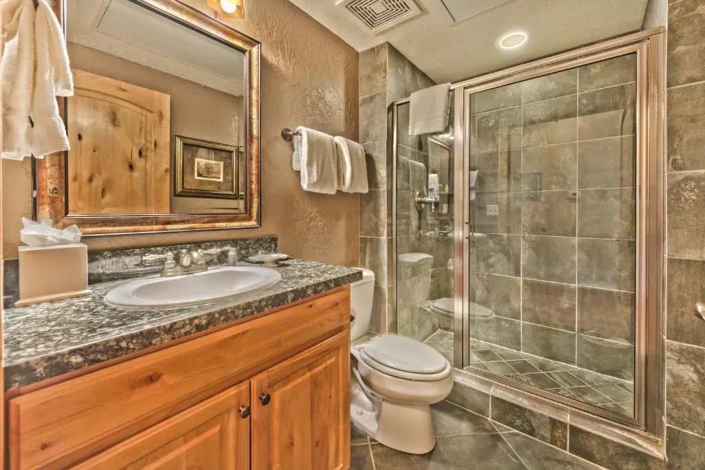 Silverado Lodge One Bedroom plus Loft by Canyons Village Rentals 223B