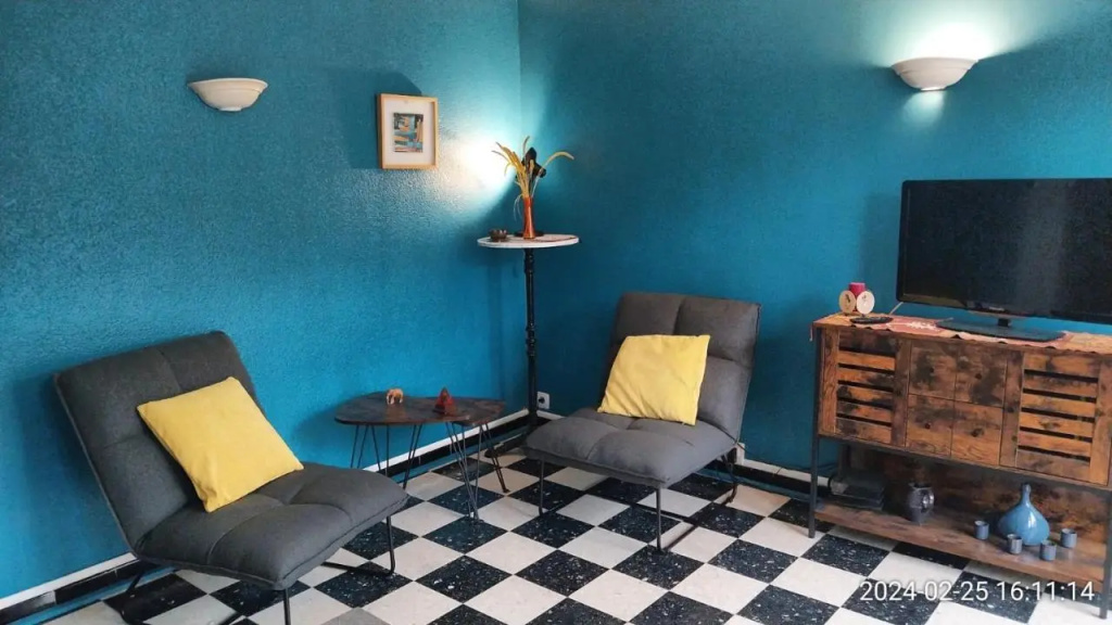 La Luciole 2 (Adults Only)