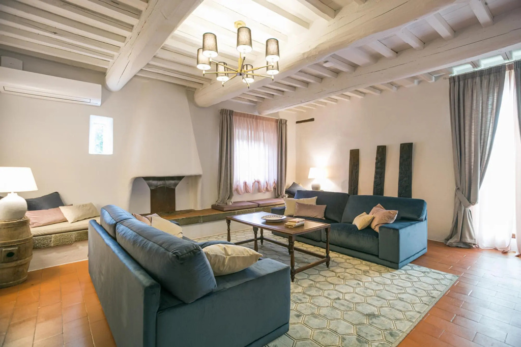 Casa allErta, villa with private pool