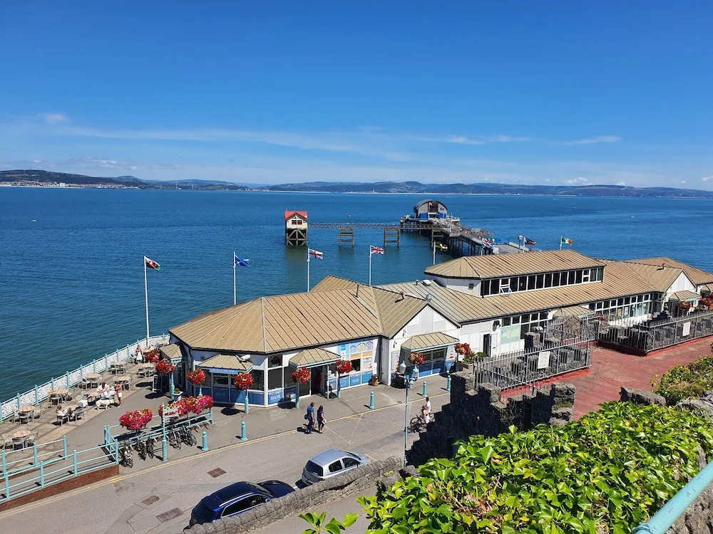 The Mumbles - Bungalow - 2 Bedrooms - Pet Friendly