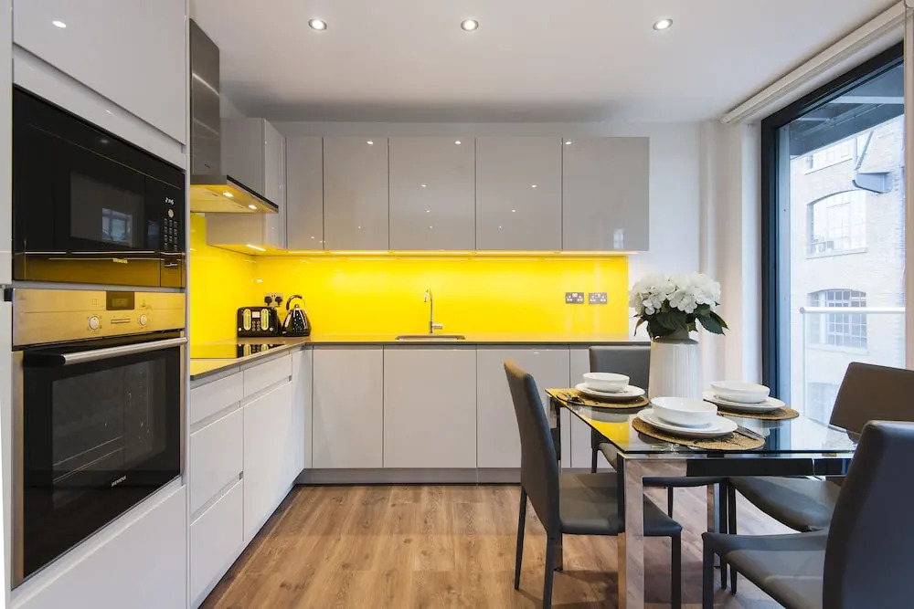 Awesome Aldgate City Apartment