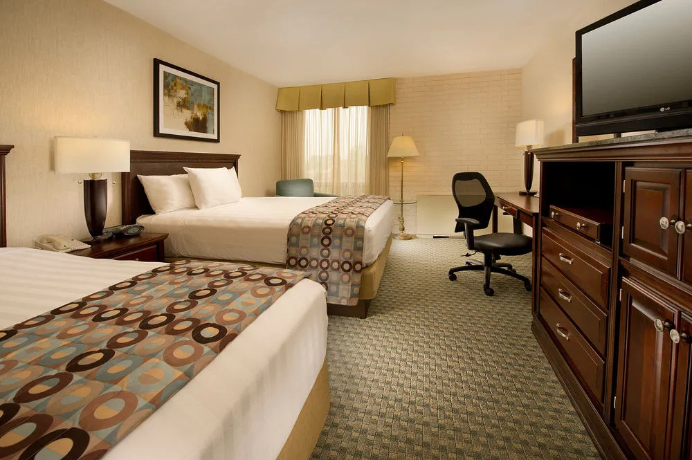 Drury Inn & Suites Kansas City Stadium- Kansas City