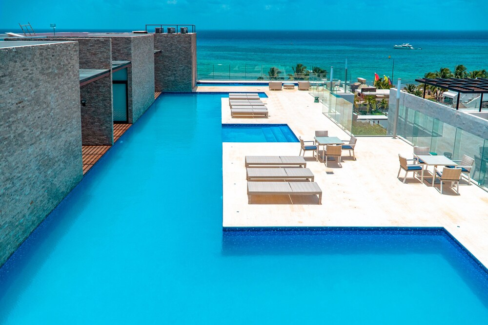 2 BR Roof Pool & Gym - Cruz con Mar 406