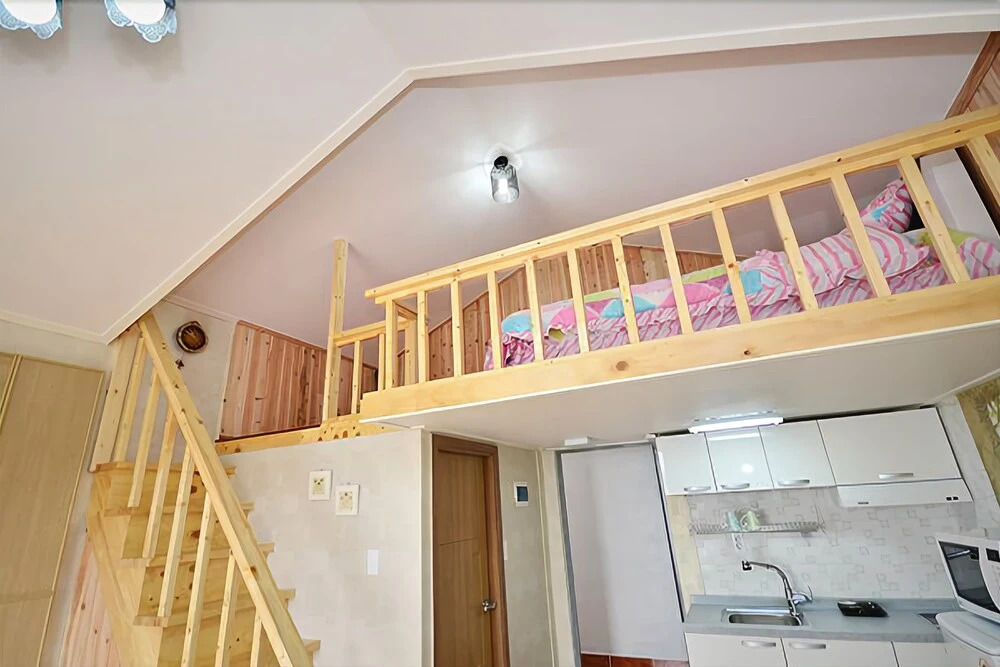 Yeosu Rainbow Pension