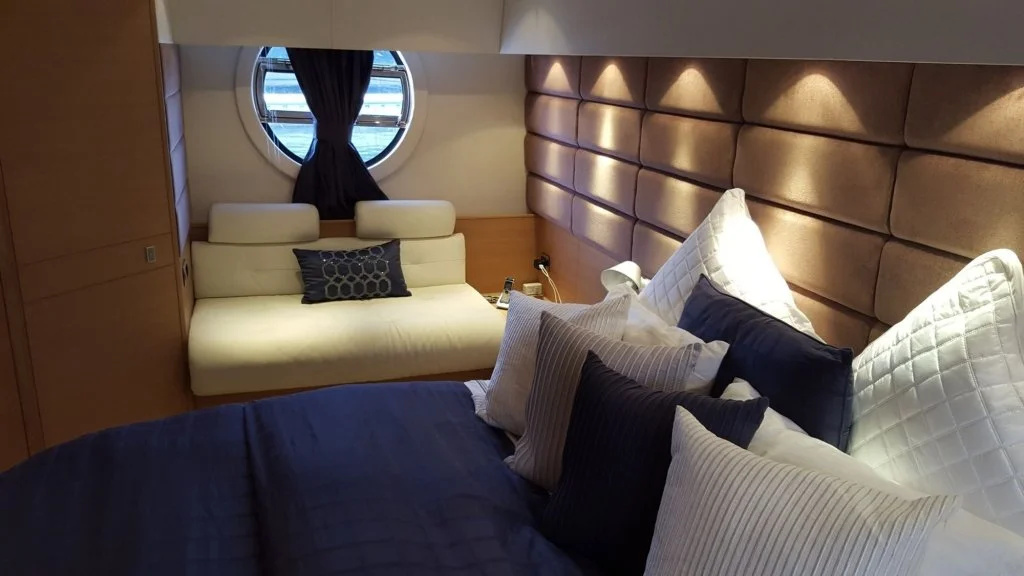 Grey Yacht All Inclusive