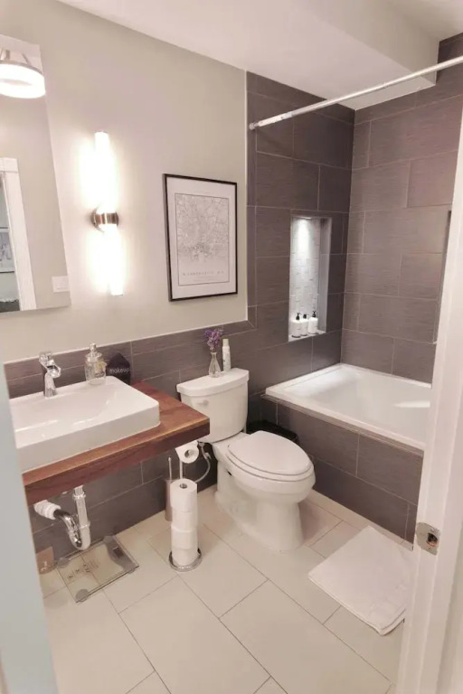 Stellar Stay Near Metro + Parking