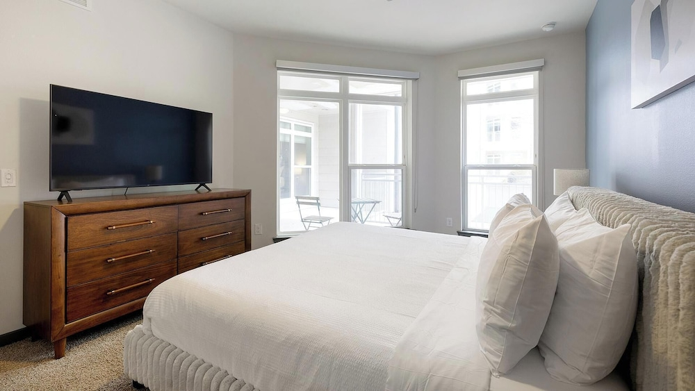 Landing Apartments Fort Worth near Cultural District