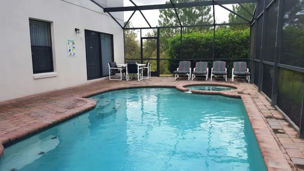 Large Open Floor Plan - 18