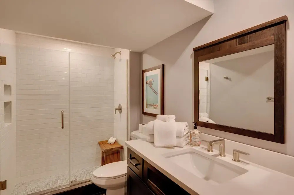Walk to Loon Mtn Lift: Luxe Family Home w/ Hot Tub