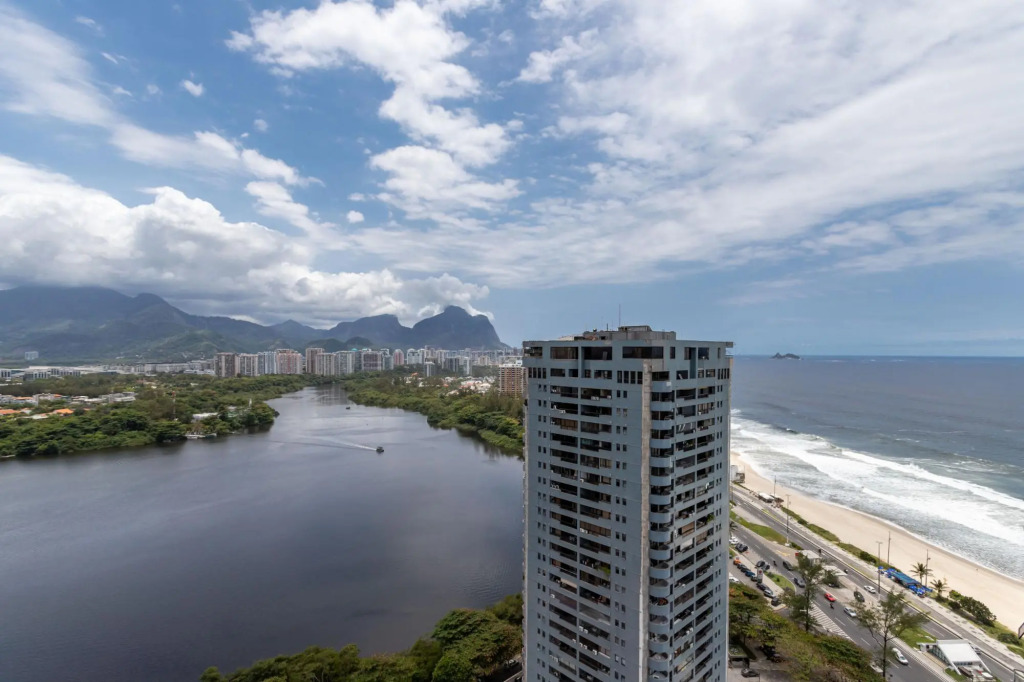 Pineapples LC2207 | Coverage in Barra da Tijuca